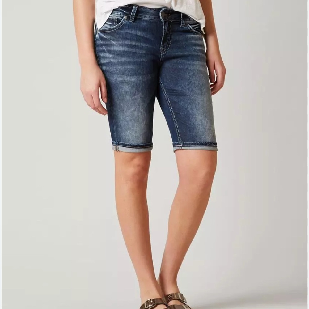 Silver Jean Co. Suki mid rise Bermuda denim shorts